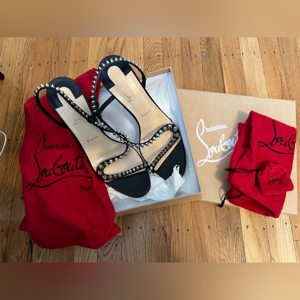 CHRISTIAN LOUBOUTIN
Rosalie Spikes 100 leather sandals